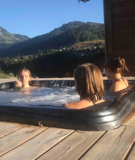 Chalet Purdey - Sleeps 10 With Hot Tub Montriond