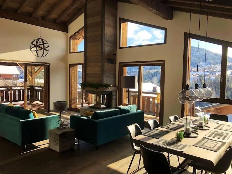 Chalet Purdey - Sleeps 10 With Hot Tub Montriond