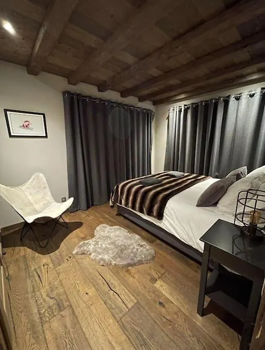 Chalet Purdey - Sleeps 10 With Hot Tub Montriond
