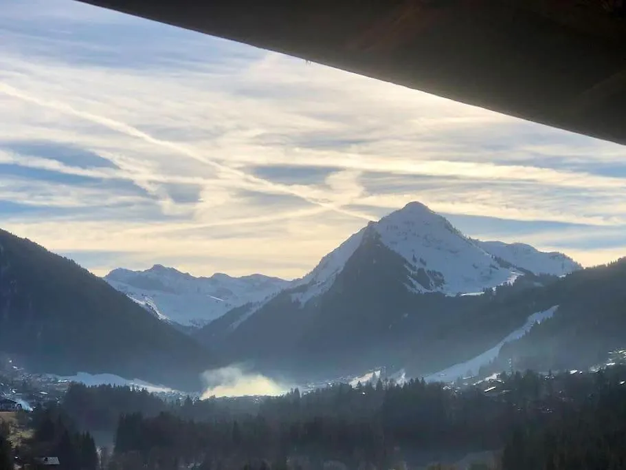Chalet Purdey - Sleeps 10 With Hot Tub Montriond